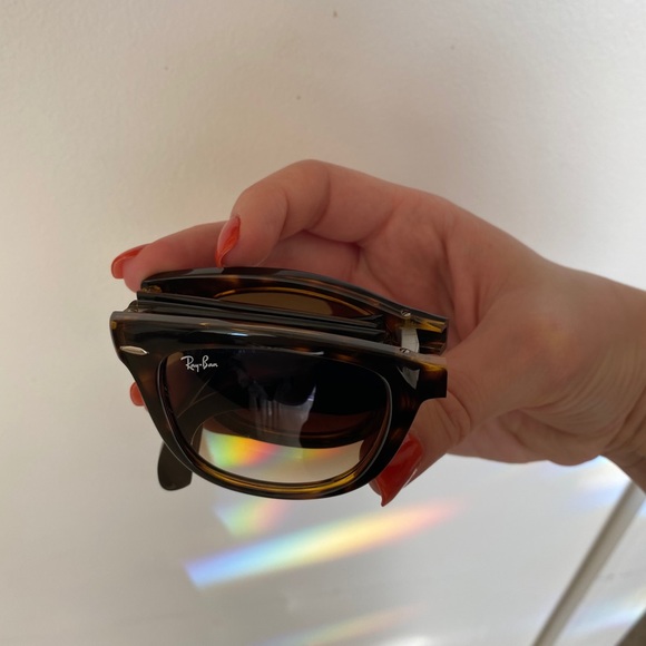 Ray Ban Folding Wayfarer Sunglasses - Picture 3 of 10